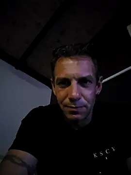 Snapshot of greatimes81 chatting on February 25, 2025, 1:32 pm greatimes81 online show from February 25, 2025, 1:32 pm