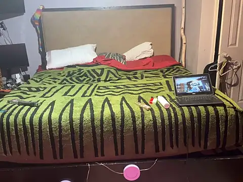 Snapshot of trash4cash chatting on February 4, 2026, 5:13 am trash4cash online show from February 4, 2026, 5:13 am