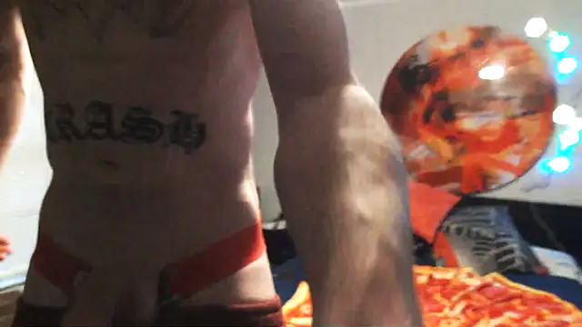 Snapshot of trash4cash chatting on January 31, 2025, 11:03 pm trash4cash online show from January 31, 2025, 11:03 pm