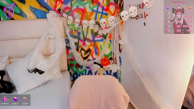 Liana Bernocchi online show from October 15, 2025, 8:06 pm