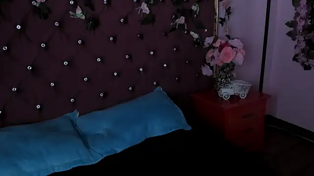 MaddyHudson online show from February 7, 2025, 12:42 am