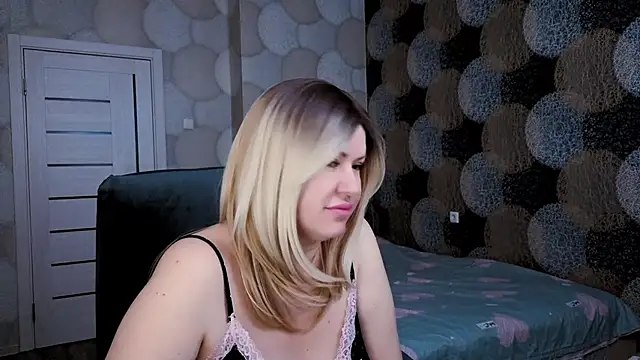 Snapshot of natusik chatting on March 4, 2025, 2:27 am natusik online show from March 4, 2025, 2:27 am