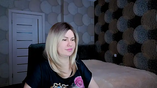 Snapshot of natusik chatting on February 18, 2025, 4:15 am natusik online show from February 18, 2025, 4:15 am