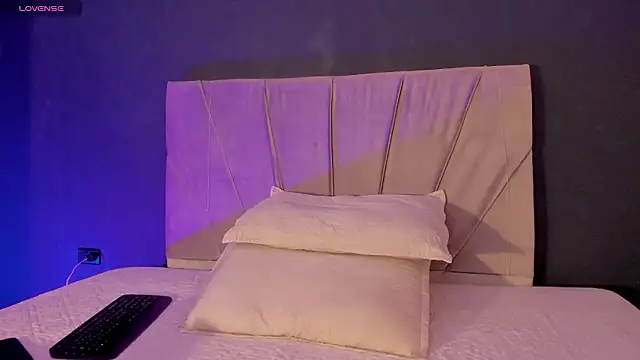 Snapshot of Shayla27 chatting on February 4, 2026, 4:13 pm Shayla27 online show from February 4, 2026, 4:13 pm