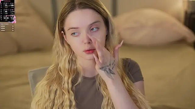 Cassy-Celestial  online show from October 12, 2025, 4:14 am