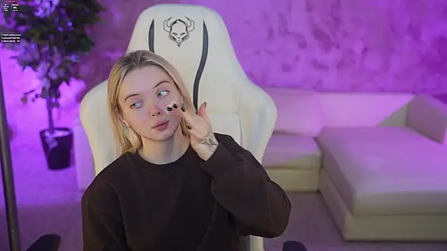 Cassy-Celestial  online show from March 14, 2025, 11:53 pm