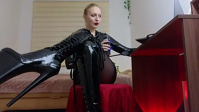 Snapshot of Martha_Hoffman chatting on March 6, 2025, 7:10 pm Martha Hoffman online show from March 6, 2025, 7:10 pm