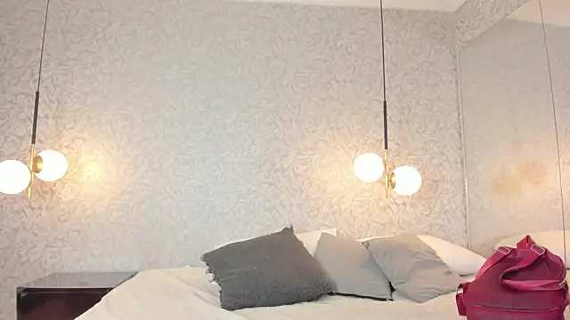 leigh-angels online show from April 8, 2026, 9:38 pm