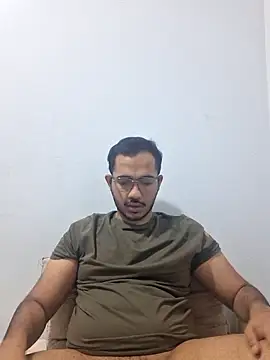 alesssterling online show from November 11, 2025, 3:23 am