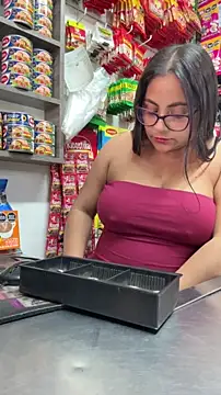 Snapshot of Sol_biglips chatting on December 21, 2025, 7:37 pm Sol biglips online show from December 21, 2025, 7:37 pm