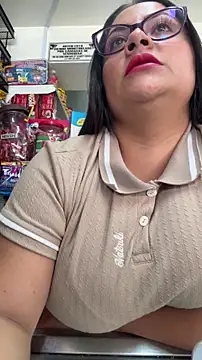 Snapshot of Sol_biglips chatting on December 4, 2025, 5:23 pm Sol biglips online show from December 4, 2025, 5:23 pm