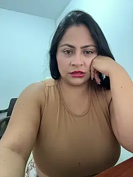 Snapshot of Sol_biglips chatting on June 1, 2026, 5:34 pm Sol biglips online show from June 1, 2026, 5:34 pm