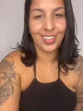 Snapshot of Indiadeusa chatting on February 5, 2026, 5:53 pm Indiadeusa online show from February 5, 2026, 5:53 pm