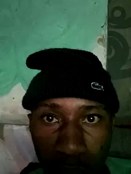 Snapshot of HandsomeBuoyy21 chatting on April 4, 2026, 10:05 pm HandsomeBuoyy21 online show from April 4, 2026, 10:05 pm