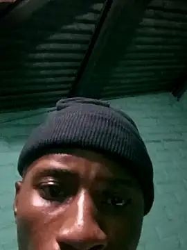 Snapshot of HandsomeBuoyy21 chatting on January 10, 2026, 11:22 pm HandsomeBuoyy21 online show from January 10, 2026, 11:22 pm