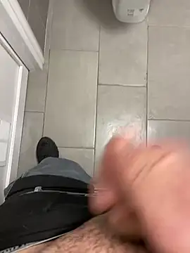 Snapshot of _themask_ chatting on December 9, 2024, 3:33 pm themask online show from December 9, 2024, 3:33 pm