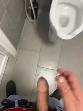 Snapshot of _themask_ chatting on March 6, 2025, 8:48 pm themask online show from March 6, 2025, 8:48 pm