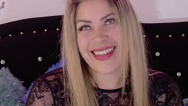 Natalia Montoya online show from September 9, 2025, 2:54 am