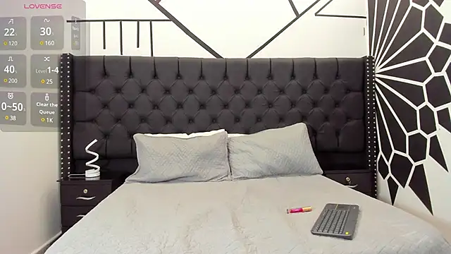 LaurenSnow online show from February 27, 2025, 3:26 pm