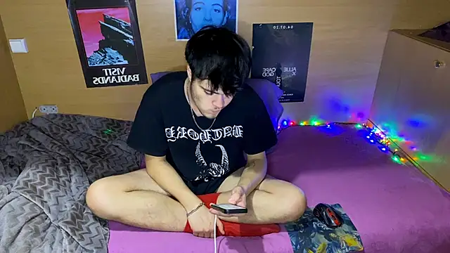 Snapshot of mystrauud chatting on October 16, 2025, 5:43 pm mystrauud online show from October 16, 2025, 5:43 pm