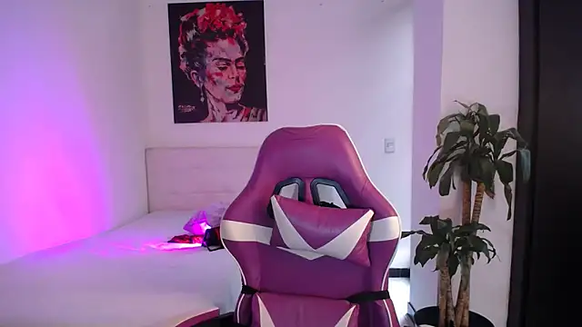 Snapshot of esmeraldaa230 chatting on February 20, 2026, 6:54 pm esmeraldaa230 online show from February 20, 2026, 6:54 pm