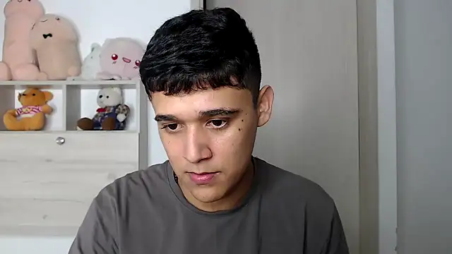 kaiine190 online show from November 14, 2025, 7:01 am