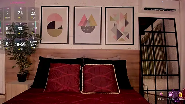 LunaRuso online show from November 11, 2025, 7:52 pm