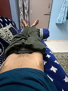 Yours1311 online show from November 1, 2025, 2:00 pm