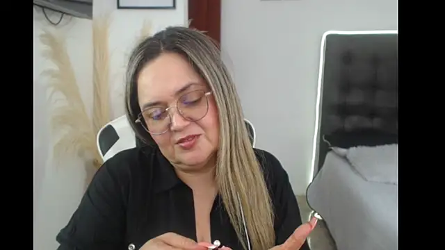 Snapshot of samy_vsn chatting on September 17, 2025, 7:49 pm samy vsn online show from September 17, 2025, 7:49 pm