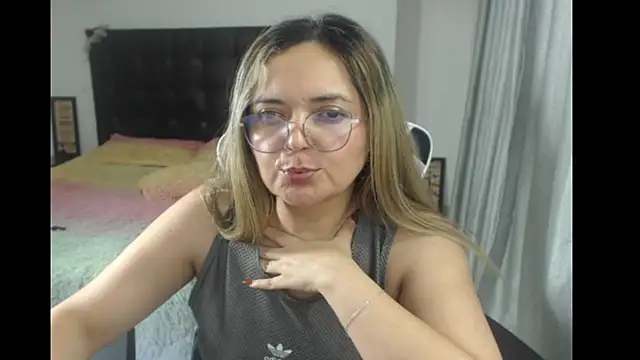 Snapshot of samy_vsn chatting on March 17, 2025, 12:32 am samy vsn online show from March 17, 2025, 12:32 am