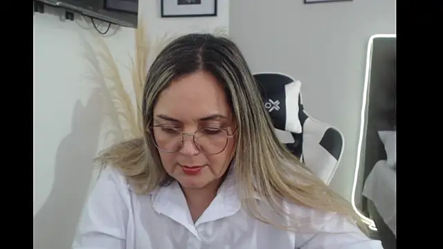 Snapshot of samy_vsn chatting on October 1, 2025, 6:23 pm samy vsn online show from October 1, 2025, 6:23 pm