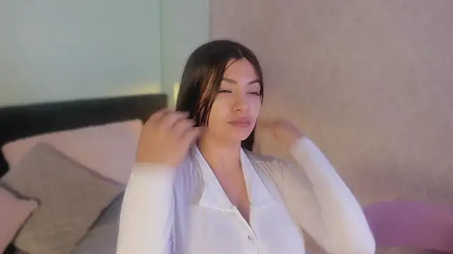 EvaaStevens online show from November 6, 2025, 12:42 pm