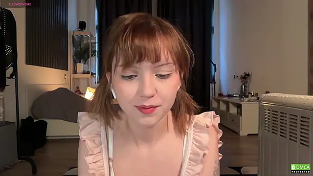 electric babe online show from November 25, 2025, 11:54 am