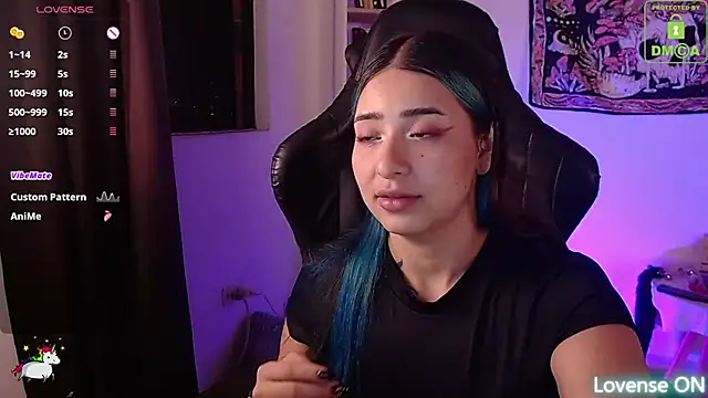 sweetcoralinee online show from October 15, 2025, 3:38 am