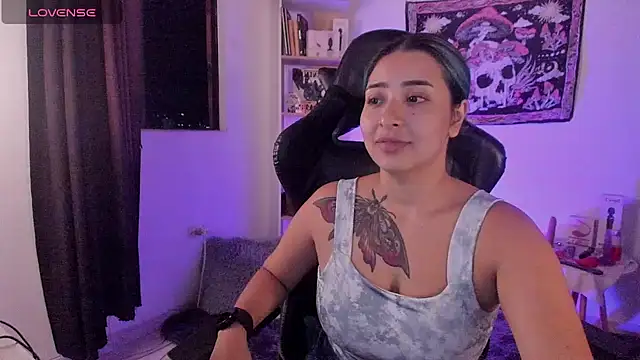 sweetcoralinee online show from October 8, 2025, 11:16 pm