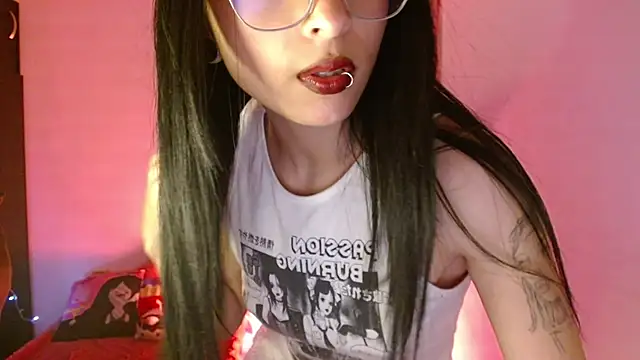 Kind Scarlett online show from April 26, 2026, 3:48 am