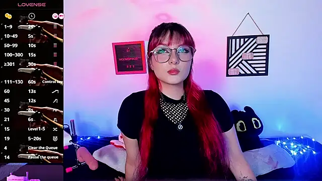 Snapshot of Dafne_Moon chatting on July 19, 2026, 4:32 am Dafne Moon online show from July 19, 2026, 4:32 am
