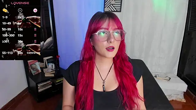 Dafne Moon online show from May 15, 2026, 8:07 pm