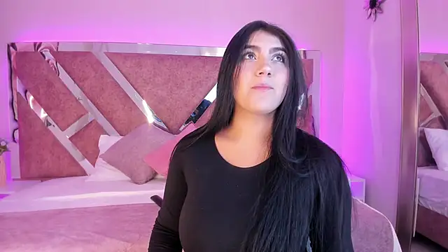 Snapshot of PaulinaDuarte chatting on March 13, 2025, 1:07 pm PaulinaDuarte online show from March 13, 2025, 1:07 pm