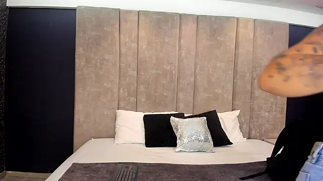 PaulinaDuarte online show from March 13, 2026, 11:15 am