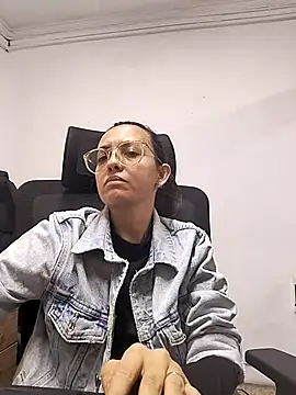 dalilla macherano online show from March 12, 2025, 8:31 pm