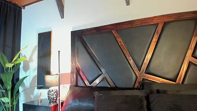 EmiliWilliams online show from April 3, 2026, 11:11 pm