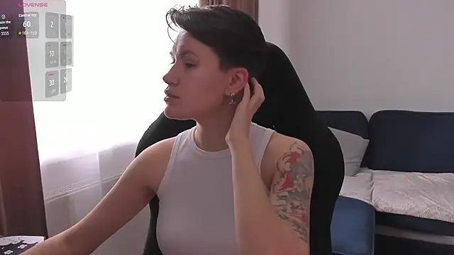 JessieFlower online show from February 7, 2026, 8:11 am