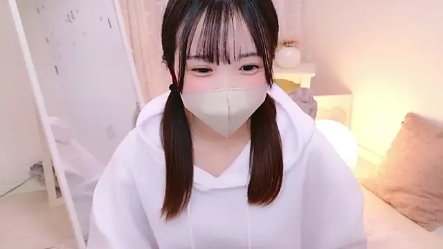 Snapshot of HONO_cha chatting on December 6, 2024, 3:28 pm HONO cha online show from December 6, 2024, 3:28 pm