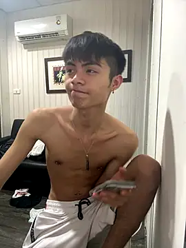 mumuowl online show from October 7, 2025, 4:30 pm