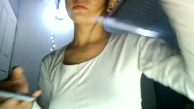 Snapshot of linzeysmith4 chatting on March 17, 2026, 5:10 am linzeysmith4 online show from March 17, 2026, 5:10 am