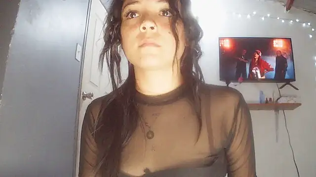 Snapshot of linzeysmith4 chatting on February 22, 2026, 10:22 pm linzeysmith4 online show from February 22, 2026, 10:22 pm