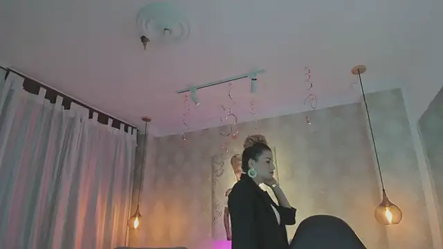 Snapshot of Shantall__ chatting on February 11, 2026, 11:21 am Shantall online show from February 11, 2026, 11:21 am