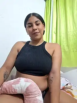 Snapshot of Angela_36 chatting on December 2, 2024, 7:31 am Angela 36 online show from December 2, 2024, 7:31 am