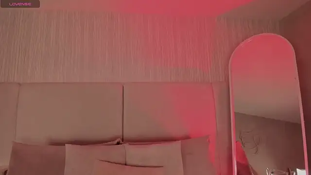 Snapshot of MALENA-ANGEL chatting on December 16, 2025, 8:35 pm MALENA-ANGEL online show from December 16, 2025, 8:35 pm